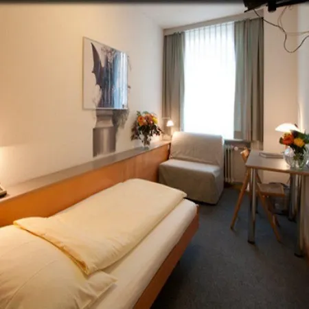 Szálloda Muenchnerhof 2*
